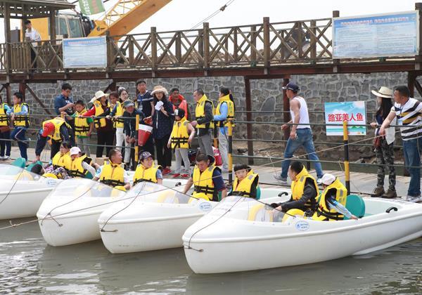 Two-person pedal boat