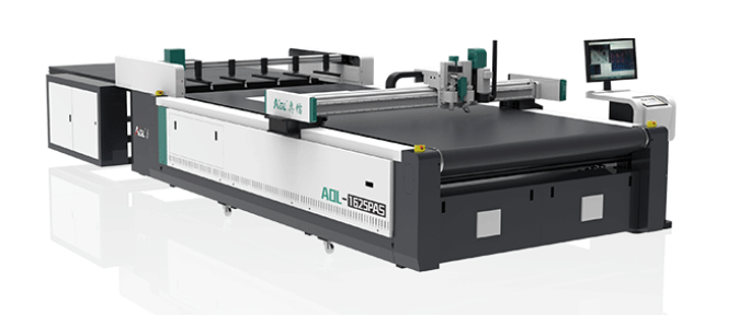 Advertising packaging cutting machine