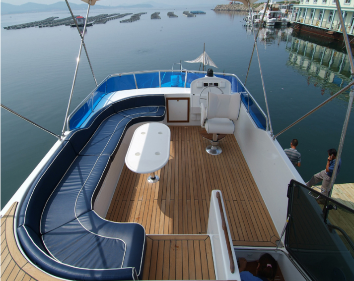 58-foot yacht