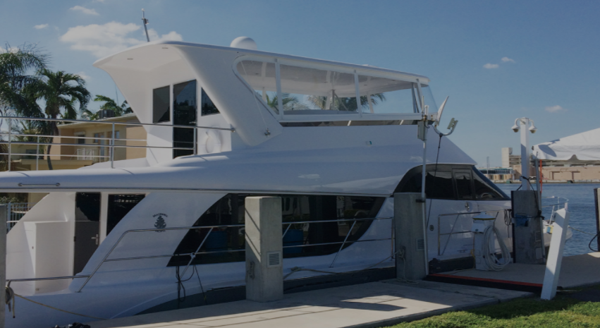 luxury boat Bracewell54