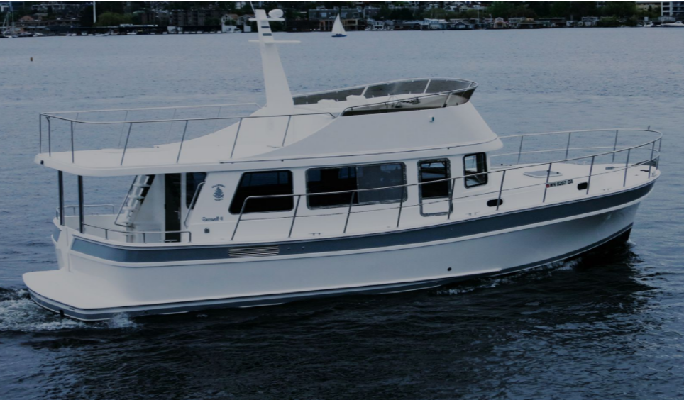 luxury boat Commander 27