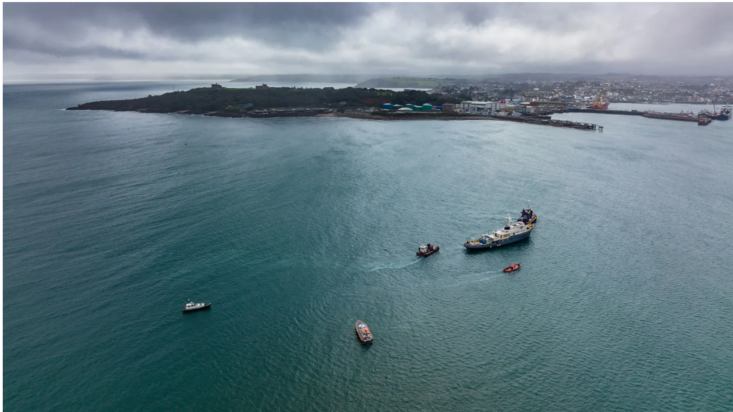 58m explorer Seawolf arrives at Pendennis for refit