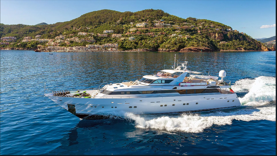 Price drop on Siar-Moschino motor yacht Sunliner X