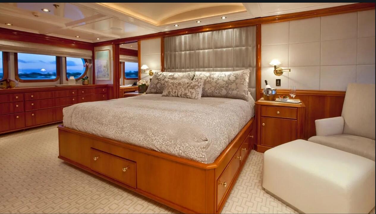 Palmer Johnson motor yacht Milk and Honey for sale