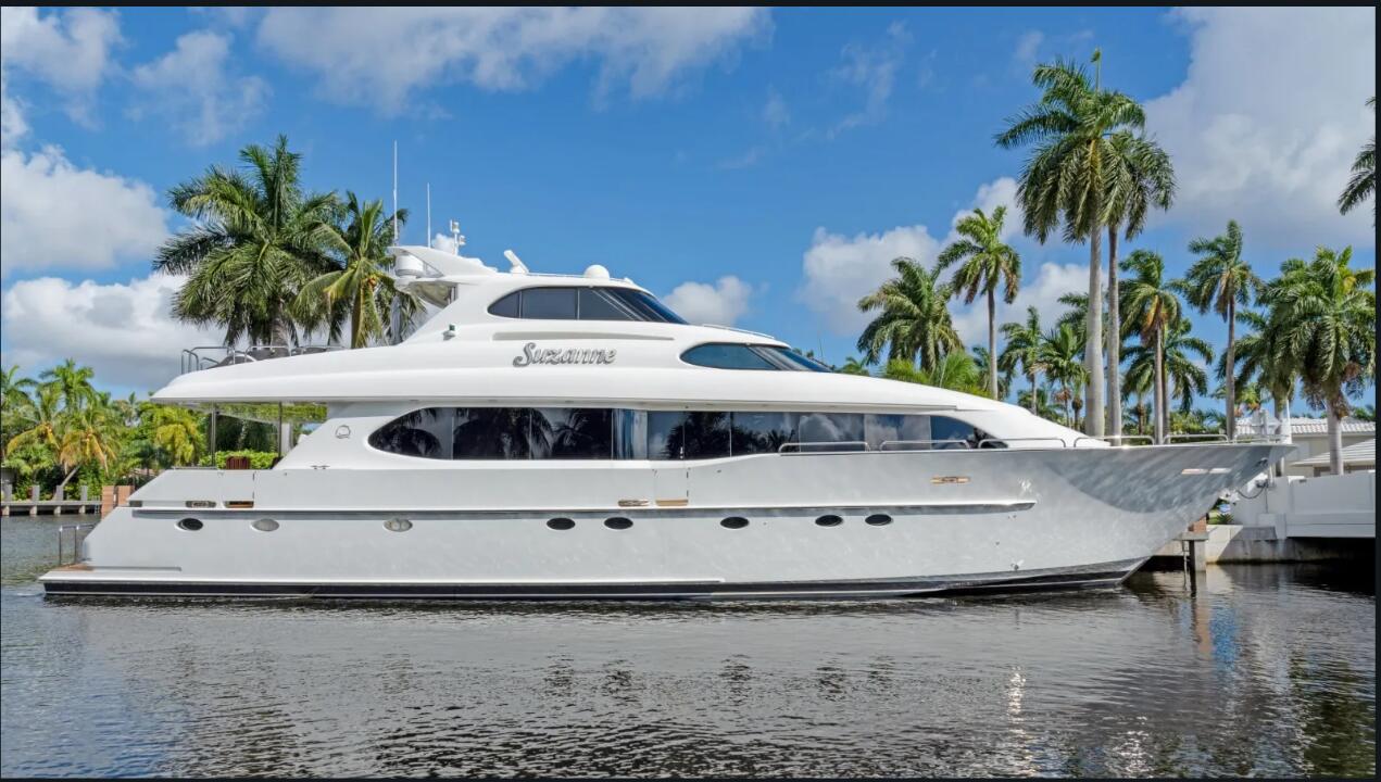 Lazzara motor yacht Suzanne sold