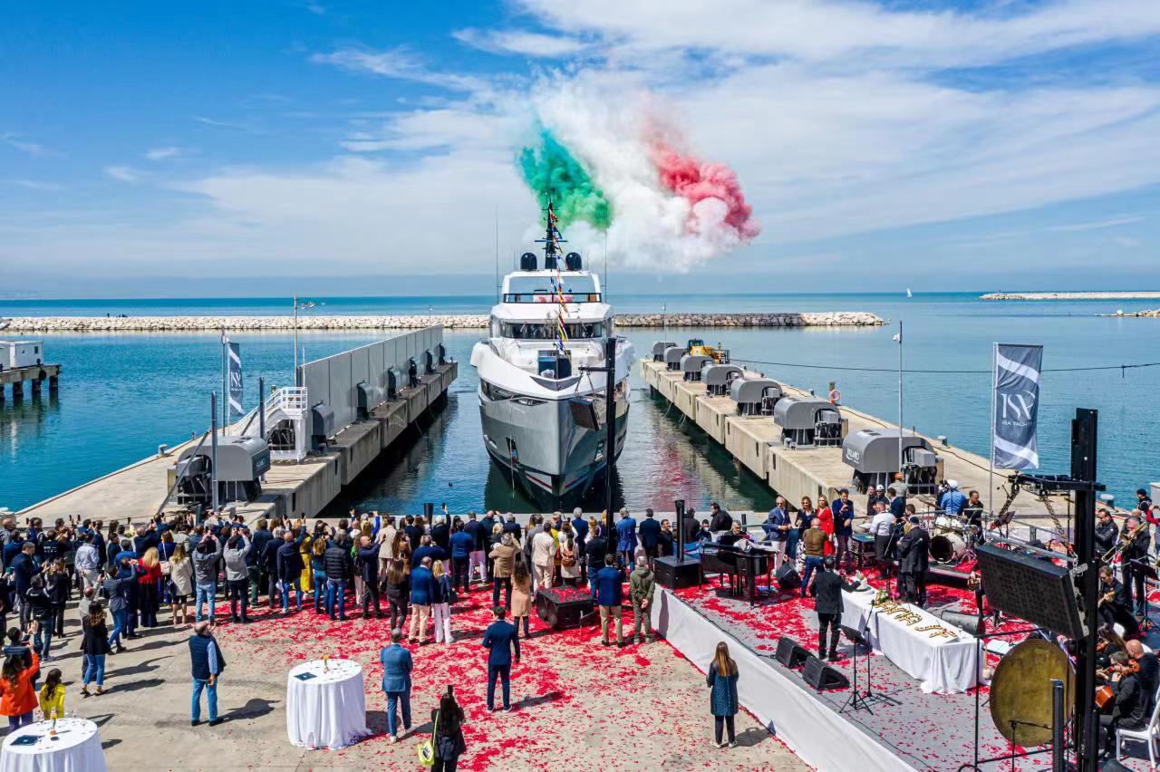 45m Aria SF Launched by ISA Yachts