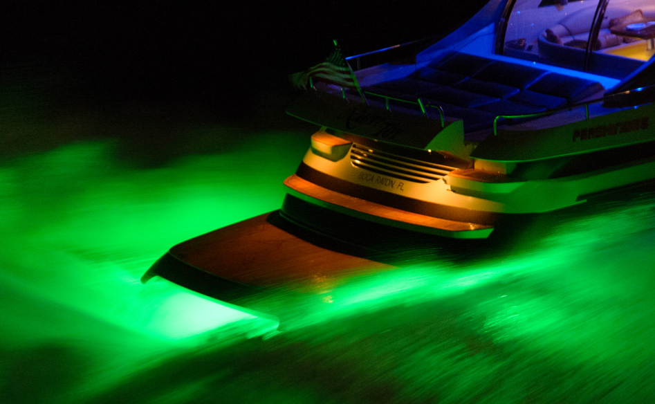 UNDERWATER LED LIGHTS FOR BOATS, YACHTS AND DOCKS