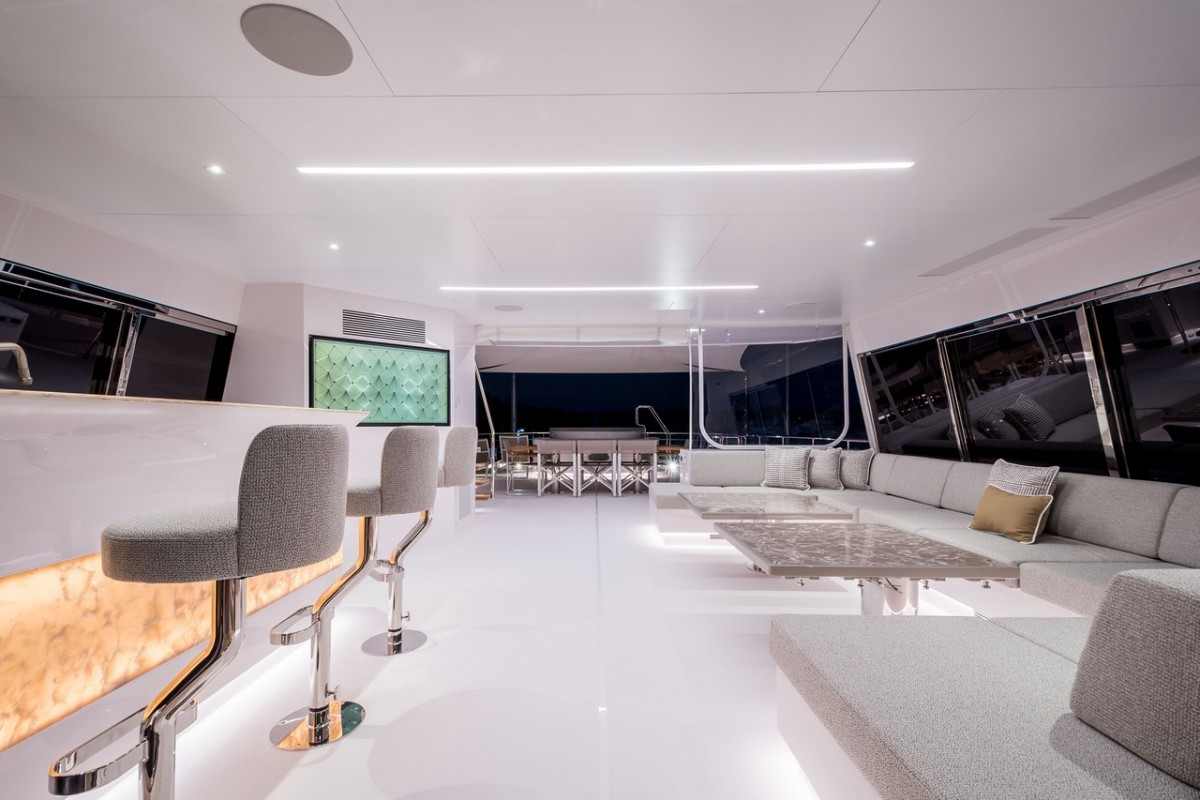 Horizon Yachts launches FD102