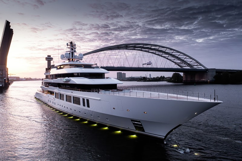 117m Infinity Delivered by Oceanco