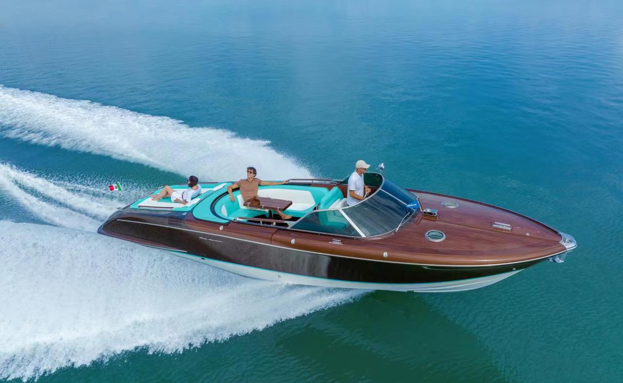 Ferretti Group Shows Five New Models at Cannes Yachting Festival
