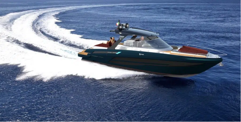 Fim 470 Regina: the boat with a pool in the bow