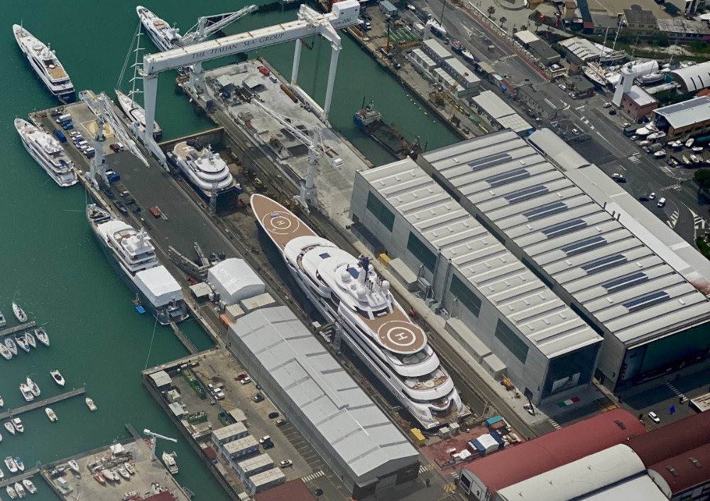 What becomes of the superyachts owned by sanctioned Russians?