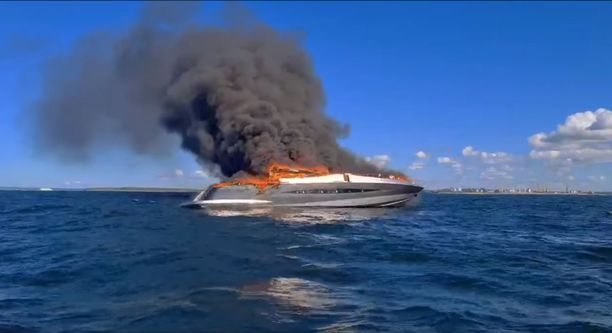 27m Hooligan Caught Fire and Sunk Near Tallinn