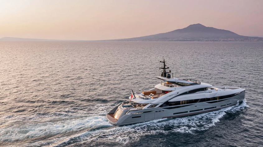 New 45m superyacht Aria SF destroyed in fire