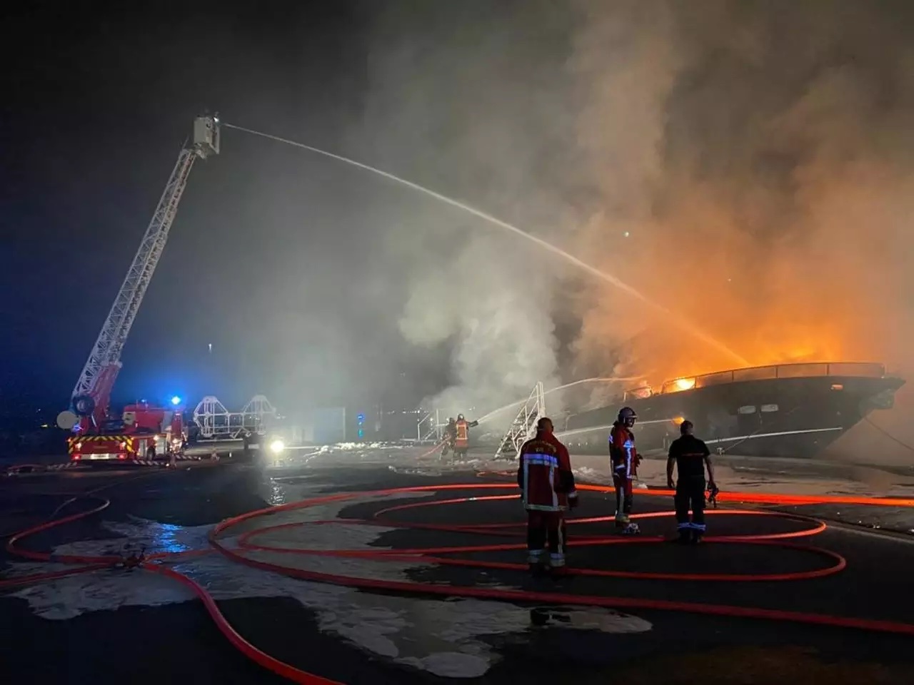 28m Sunseeker’s Black Diamond Destroyed in Fire