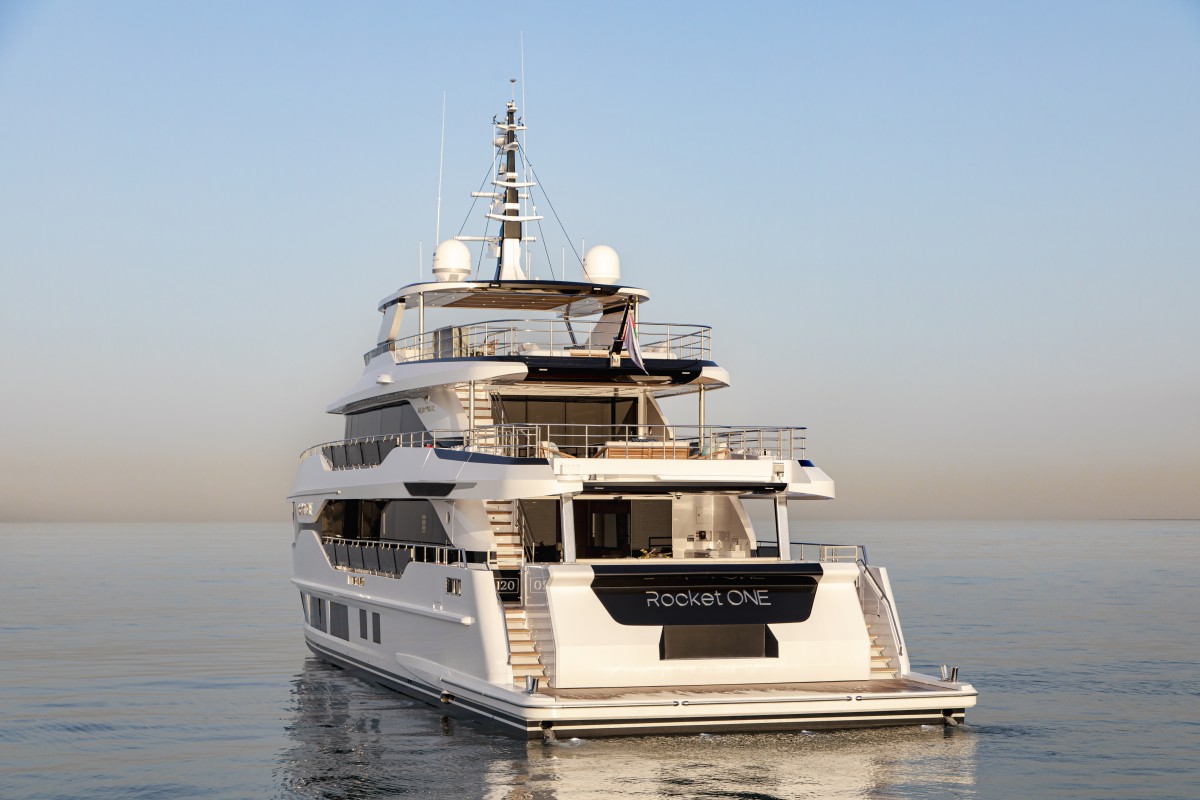Inside 37m Majesty 120