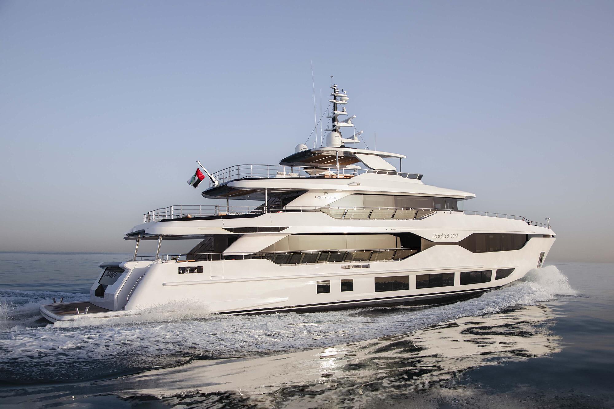 Inside 37m Majesty 120
