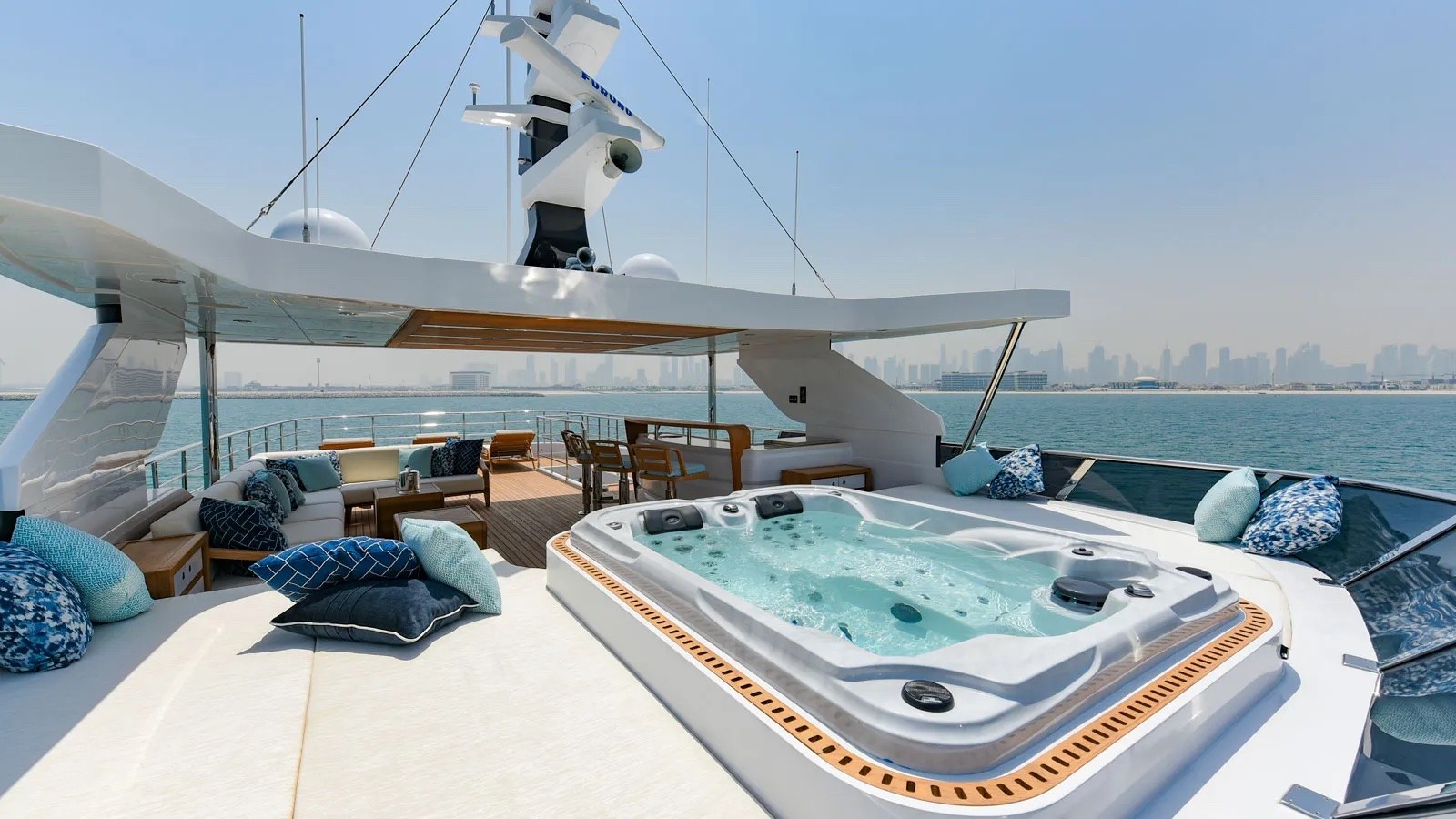 Inside 37m Majesty 120