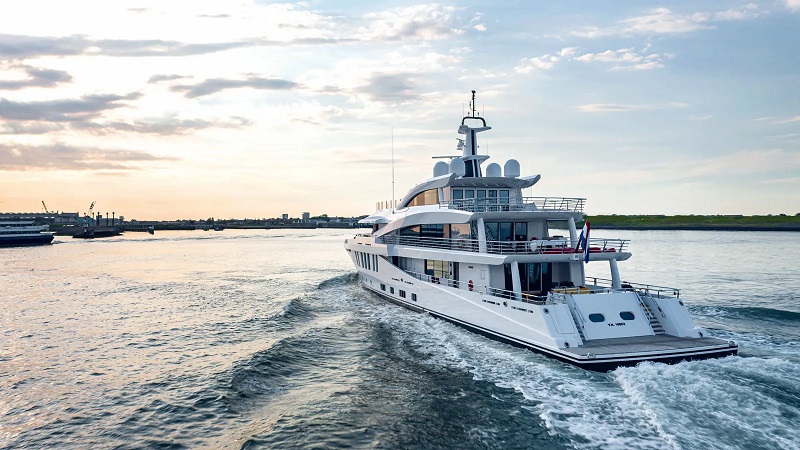 Moonstone: Behind the build of the Amels 200 destined for the North Pole