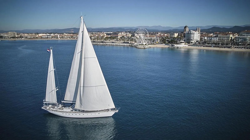25m Van Dam Nordia ketch Altair listed for sale