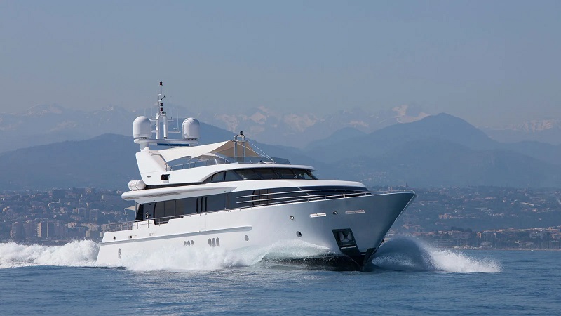 30m Feadship motor yacht La Mascarade for sale