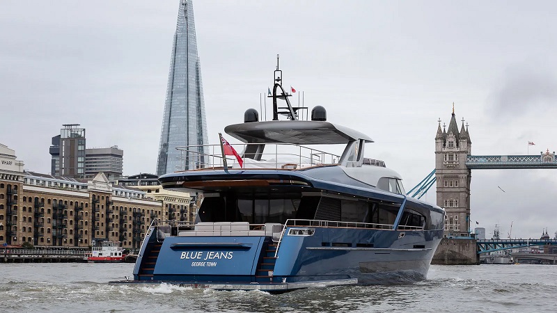 34m Van der Valk motor yacht Blue Jeans delivered