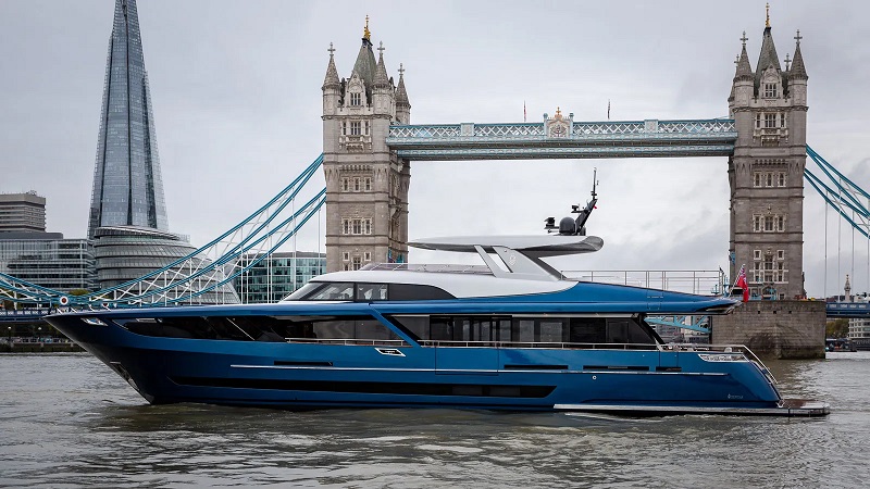34m Van der Valk motor yacht Blue Jeans delivered