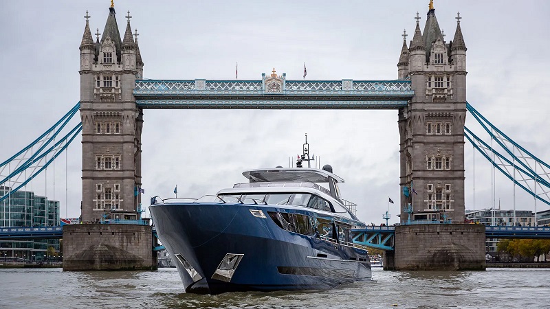 34m Van der Valk motor yacht Blue Jeans delivered
