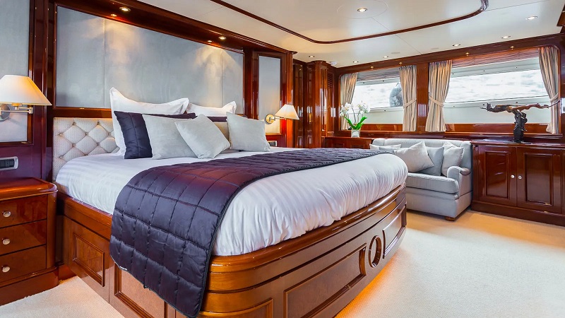 35m Benetti Classic Accama for sale