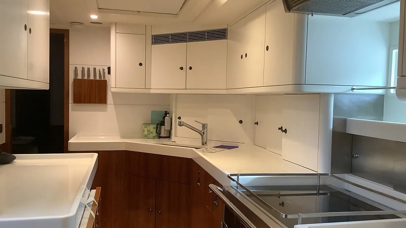 27m Oyster 885 Guardian Angel joins the market