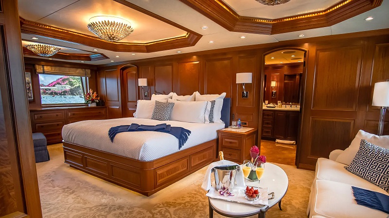 44m Burger motor yacht Pure Bliss sold in two months