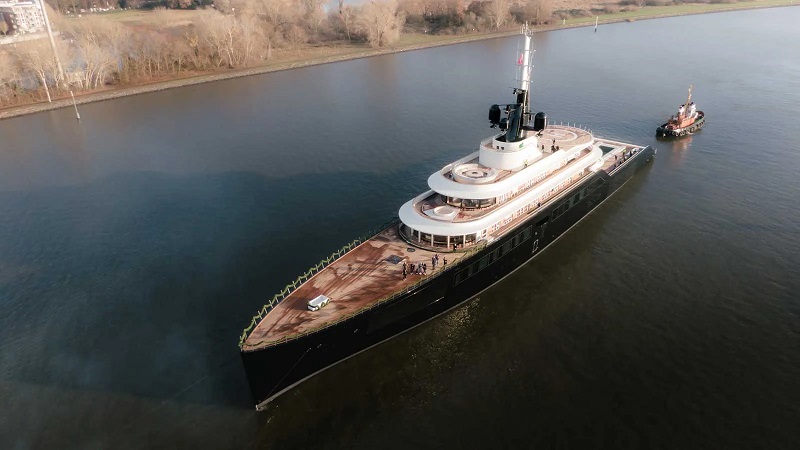 Watch: 118m Abeking & Rasmussen Project Celerius on transport