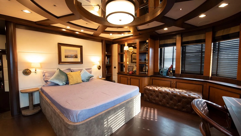 41m Mengi-Yay yacht Serenity II for sale