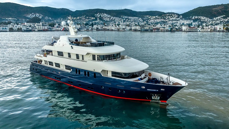 41m Mengi-Yay yacht Serenity II for sale