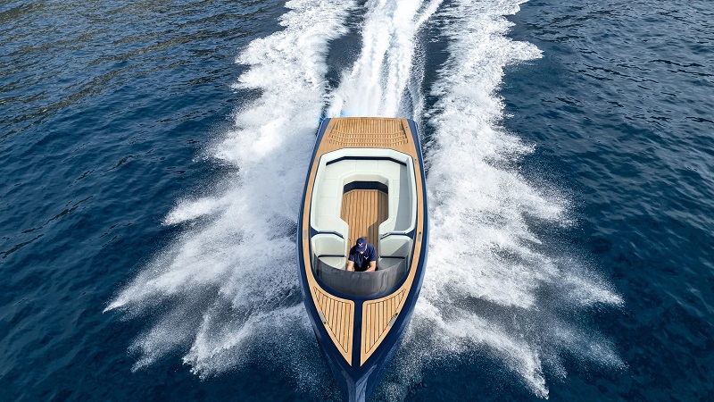 Falcon Tenders presents new 8m electric tender E8
