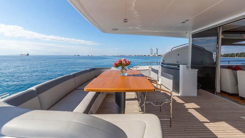 27m Princess motor yacht Cape Cod for sale