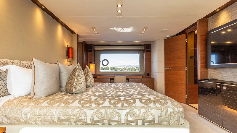 27m Princess motor yacht Cape Cod for sale