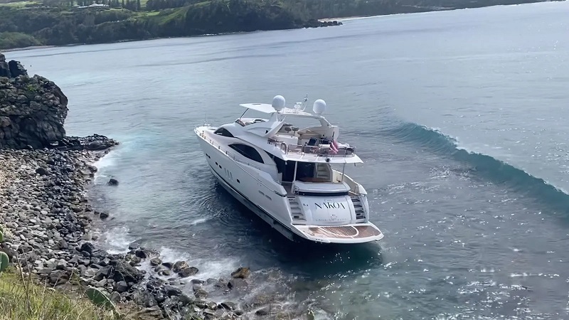 Grounded 28m Sunseeker yacht Nakoa sinks during salvage operation