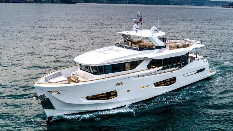 The 9 Most Exciting New Superyachts at the Palm Beach International Boat Show