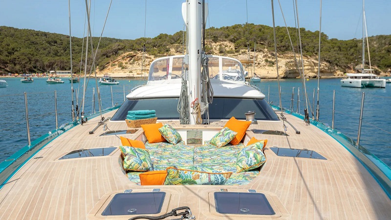 Oyster 885 sailing yacht Karibu yacht for sale