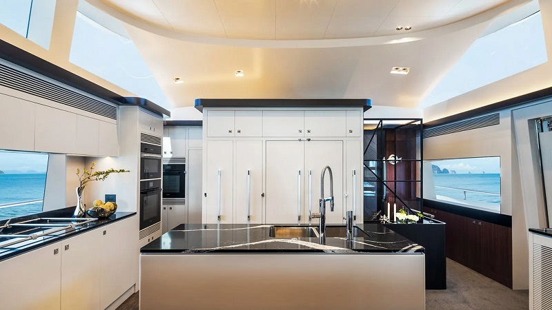 38m Horizon RP125 flagship delivered to Australia