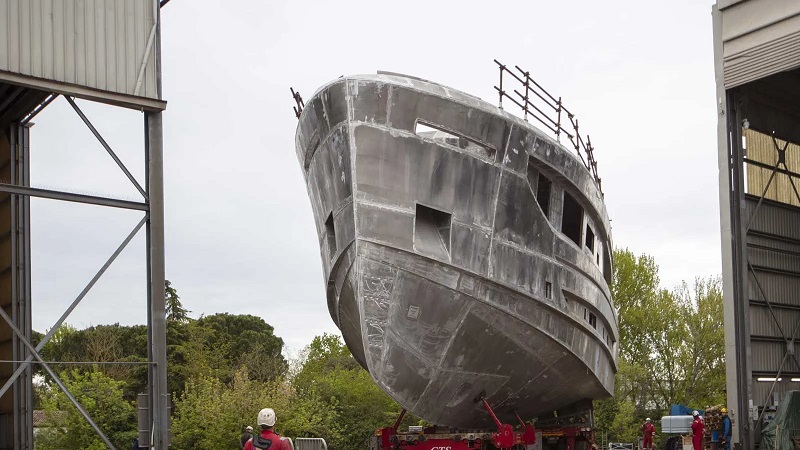 Hull of first Vittoria Veloce 32 RPH completed