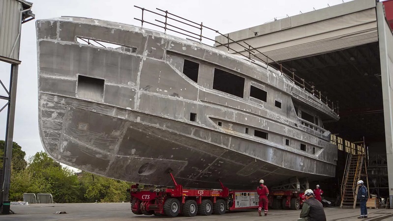 Hull of first Vittoria Veloce 32 RPH completed