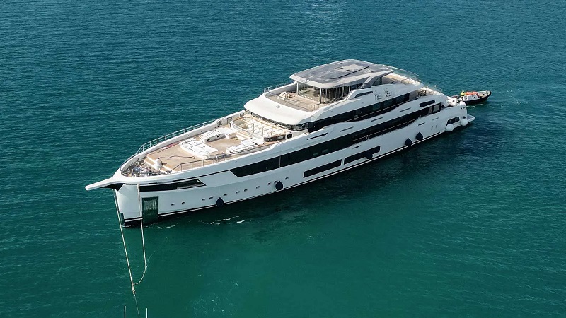 New 59m Logica hits the water in Italy