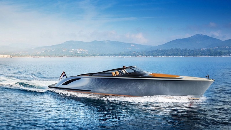 Tom Brady’s Favorite Boat Builder Just Unveiled a Sleek New 43-Foot Runabout