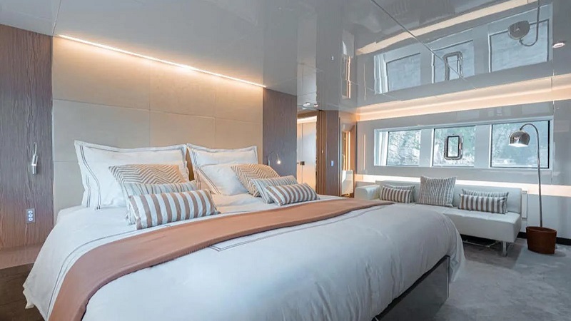 €550k price drop on Arcadia motor yacht Motek