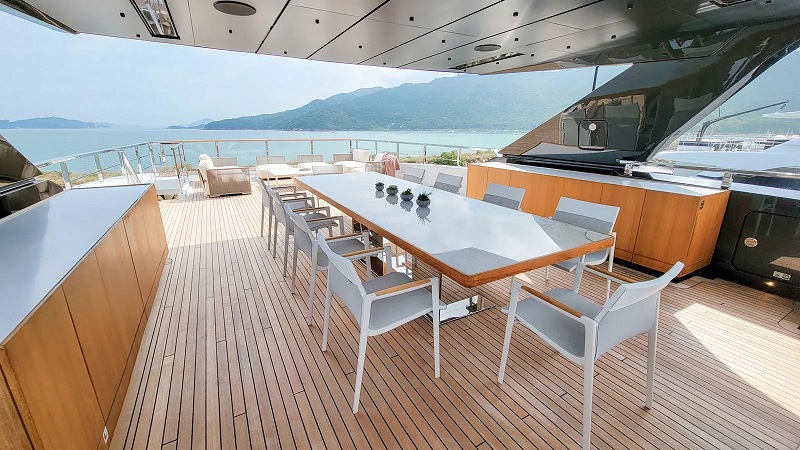 Sanlorenzo 44 Alloy motor yacht Kamakasa for sale with Burgess