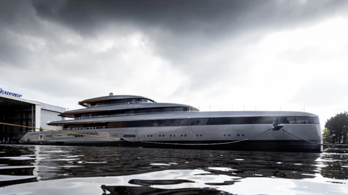 Feadship’s New 285-Foot Hybrid Superyacht Will Have an Underwater Aqua Lounge