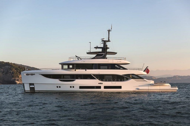 Benetti delivers Oasis 34M