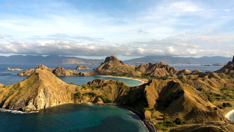 Boat of the Week: This 164-Foot Sailing Yacht Blends Traditional Indonesian Design With Modern Decor